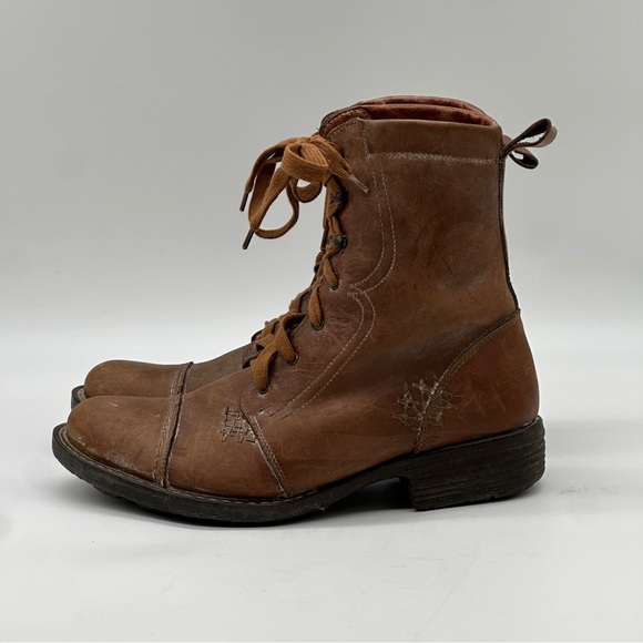 Soho Lab Leather Boots. Size 8.5 - Picture 4 of 10